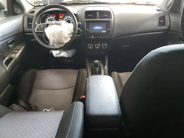 JA4AR3AU4JU022990 2018 MITSUBISHI OUTLANDER - Image 8