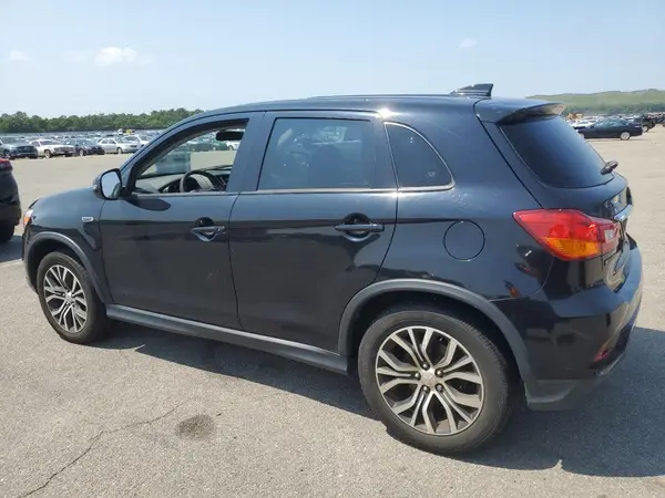 JA4AR3AU4JU023735 2018 MITSUBISHI OUTLANDER - Image 2