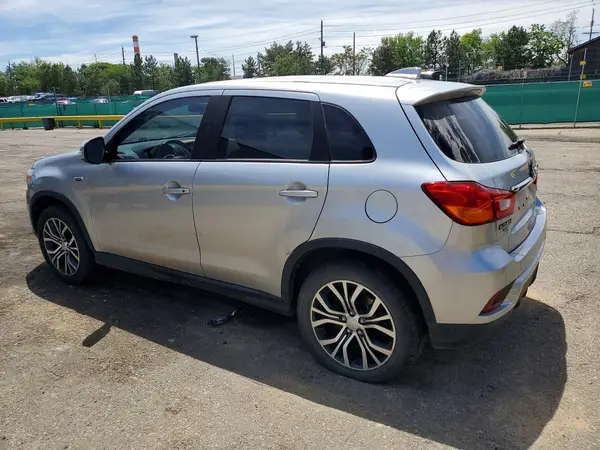 JA4AR3AU4JU025033 2018 MITSUBISHI OUTLANDER - Image 2