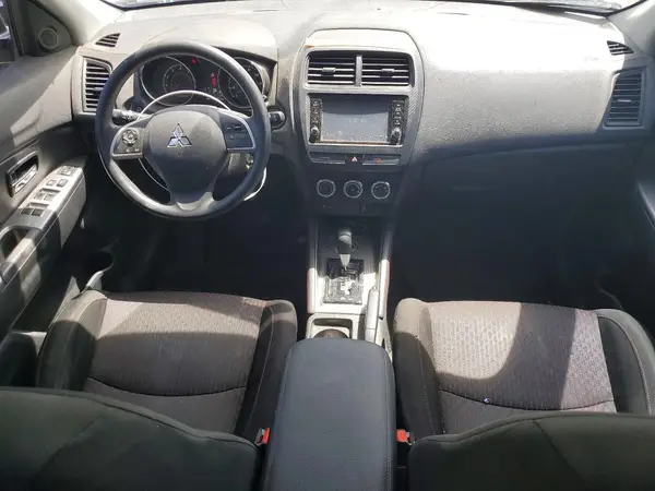 JA4AR3AU4JU025033 2018 MITSUBISHI OUTLANDER - Image 8