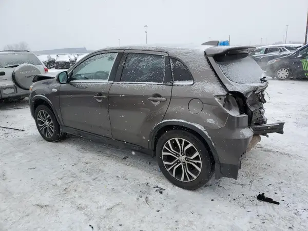 JA4AR3AU4JZ000930 2018 MITSUBISHI OUTLANDER - Image 2