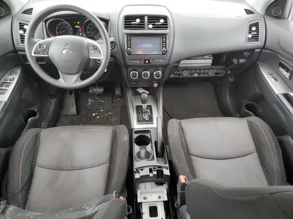 JA4AR3AU4JZ000930 2018 MITSUBISHI OUTLANDER - Image 8