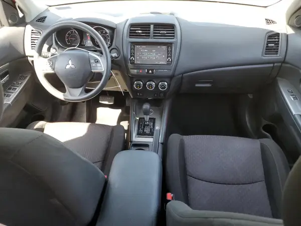 JA4AR3AU4JZ006856 2018 MITSUBISHI OUTLANDER - Image 8