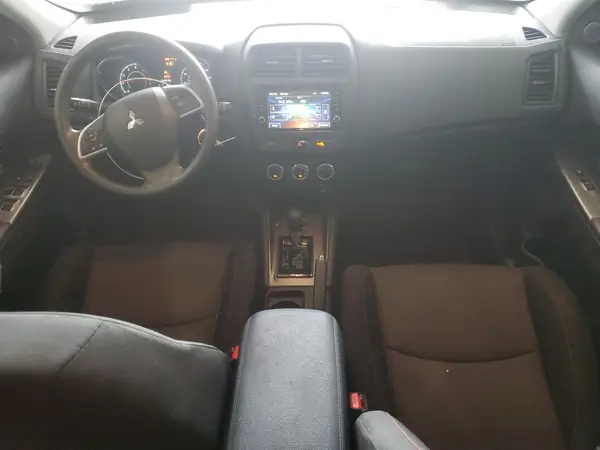 JA4AR3AU4JZ009420 2018 MITSUBISHI OUTLANDER - Image 8