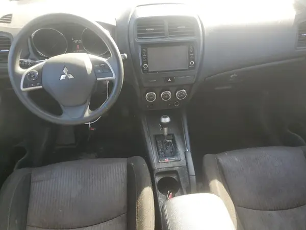 JA4AR3AU4JZ016402 2018 MITSUBISHI OUTLANDER - Image 8