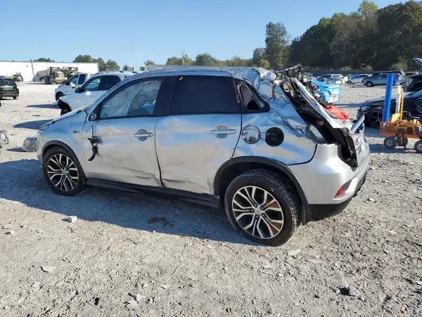 JA4AR3AU4JZ017596 2018 MITSUBISHI OUTLANDER - Image 2