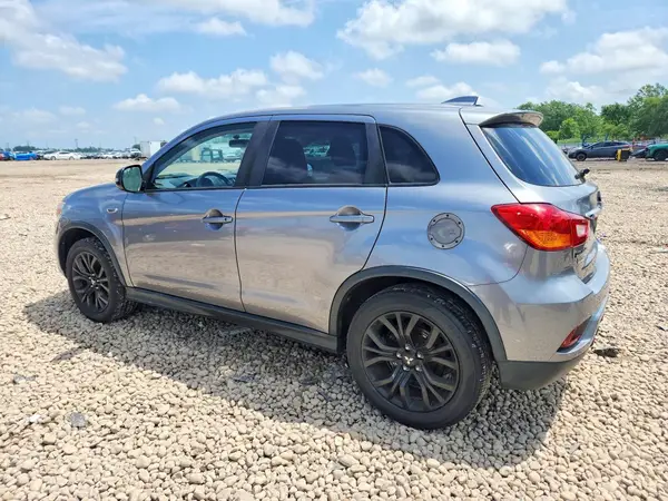 JA4AR3AU4JZ021437 2018 MITSUBISHI OUTLANDER - Image 2
