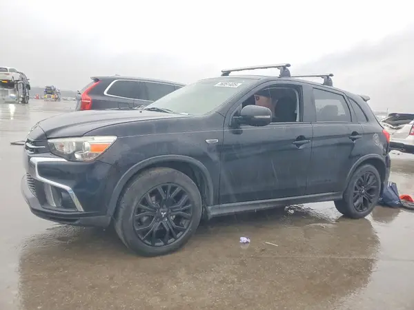 JA4AR3AU4JZ021812 2018 MITSUBISHI OUTLANDER - Image 1