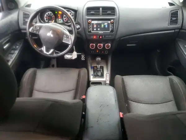 JA4AR3AU4JZ021812 2018 MITSUBISHI OUTLANDER - Image 8