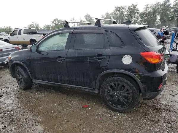 JA4AR3AU4JZ024919 2018 MITSUBISHI OUTLANDER - Image 2