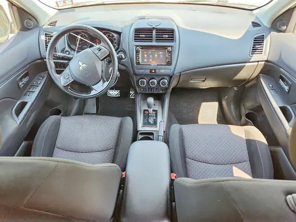 JA4AR3AU4JZ028940 2018 MITSUBISHI OUTLANDER - Image 8