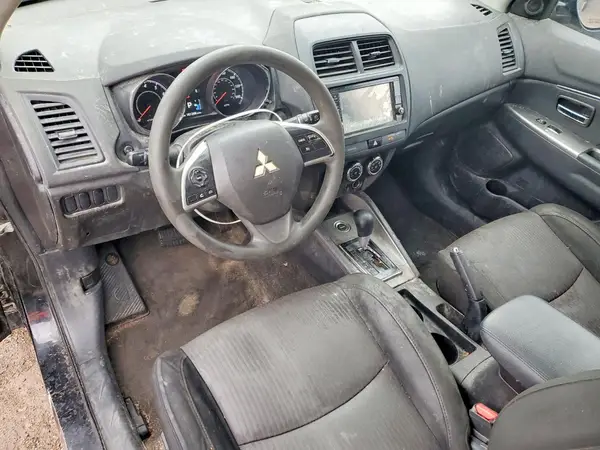 JA4AR3AU4JZ030011 2018 MITSUBISHI OUTLANDER - Image 8