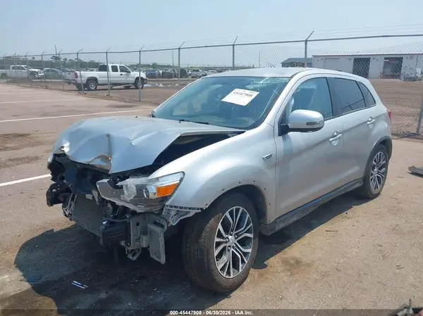 JA4AR3AU4KU009156 2019 MITSUBISHI OUTLANDER - Image 2