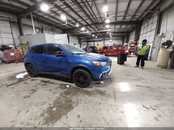 JA4AR3AU4KU010419 2019 MITSUBISHI OUTLANDER - Image 1