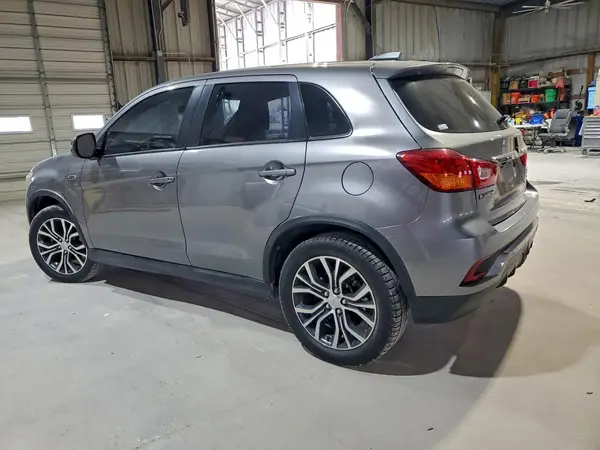 JA4AR3AU4KU011649 2019 MITSUBISHI OUTLANDER - Image 2