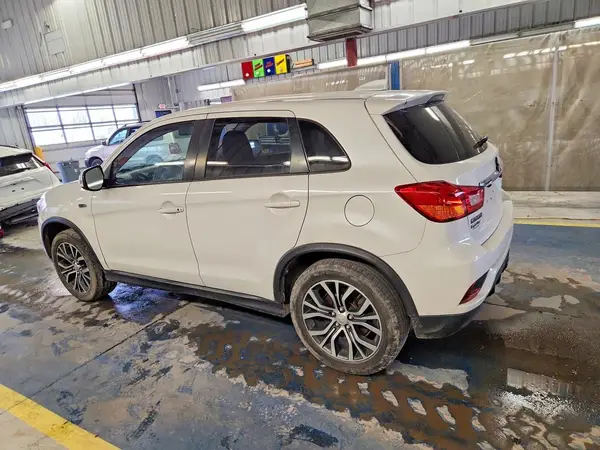 JA4AR3AU4KU012509 2019 MITSUBISHI OUTLANDER - Image 2