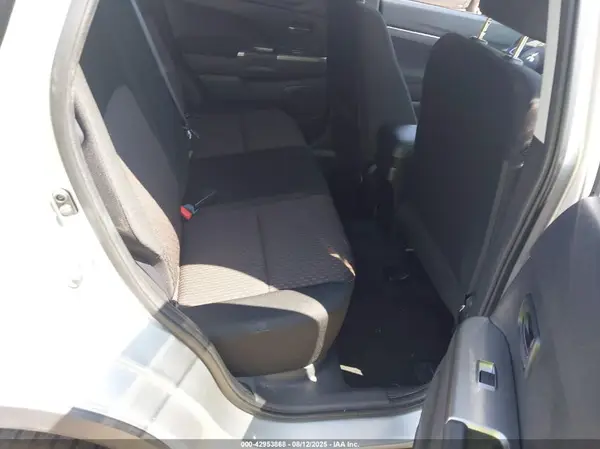 JA4AR3AU4KU019573 2019 MITSUBISHI OUTLANDER - Image 8