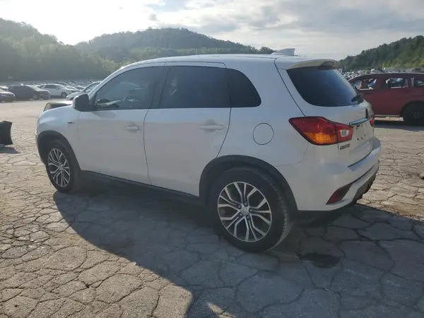 JA4AR3AU4KU023543 2019 MITSUBISHI OUTLANDER - Image 2