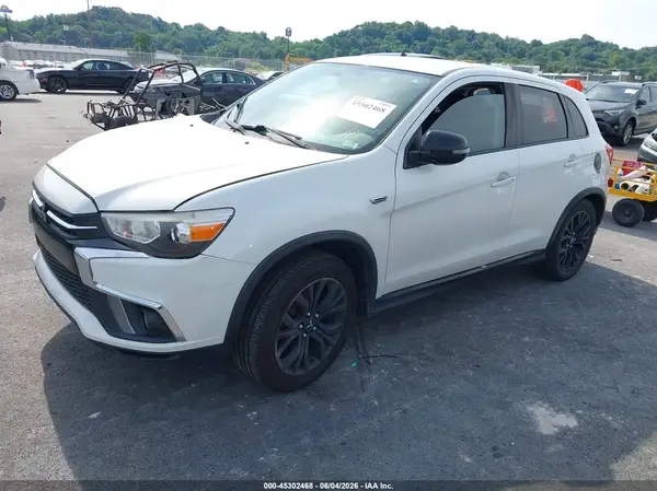 JA4AR3AU4KU024661 2019 MITSUBISHI OUTLANDER - Image 2