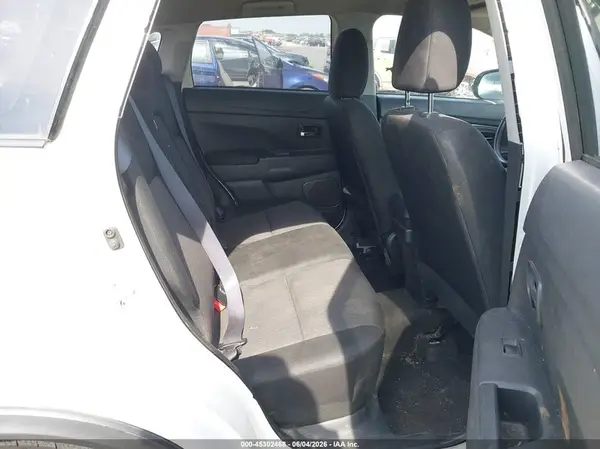 JA4AR3AU4KU024661 2019 MITSUBISHI OUTLANDER - Image 8