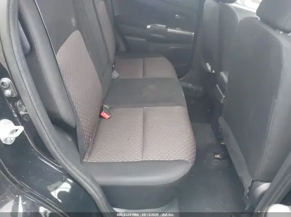 JA4AR3AU4KU024823 2019 MITSUBISHI OUTLANDER - Image 8