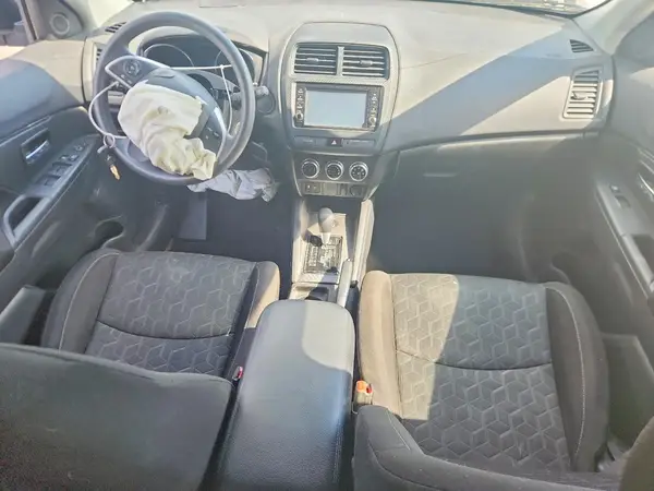 JA4AR3AU4LU001883 2020 MITSUBISHI OUTLANDER - Image 8