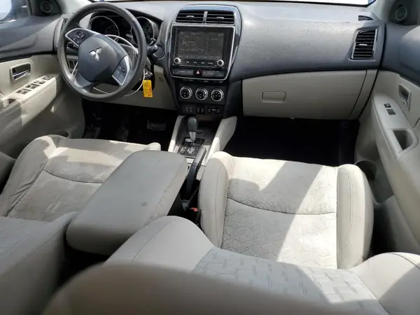 JA4AR3AU4LU002970 2020 MITSUBISHI OUTLANDER - Image 8