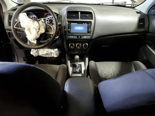 JA4AR3AU4LU015136 2020 MITSUBISHI OUTLANDER - Image 8