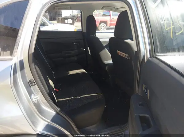 JA4AR3AU5GZ023366 2016 MITSUBISHI OUTLANDER - Image 8