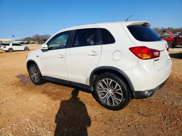JA4AR3AU5GZ063110 2016 MITSUBISHI OUTLANDER - Image 2