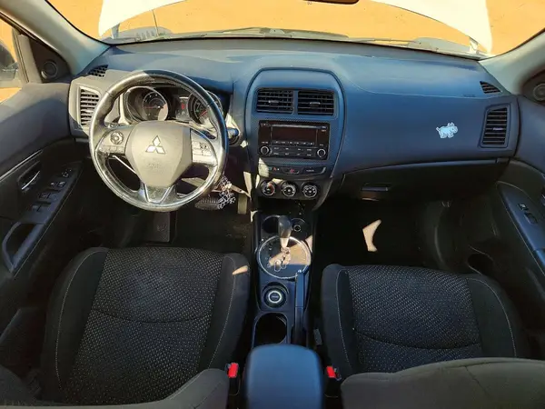 JA4AR3AU5GZ063110 2016 MITSUBISHI OUTLANDER - Image 8