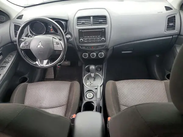 JA4AR3AU5HZ010943 2017 MITSUBISHI OUTLANDER - Image 8