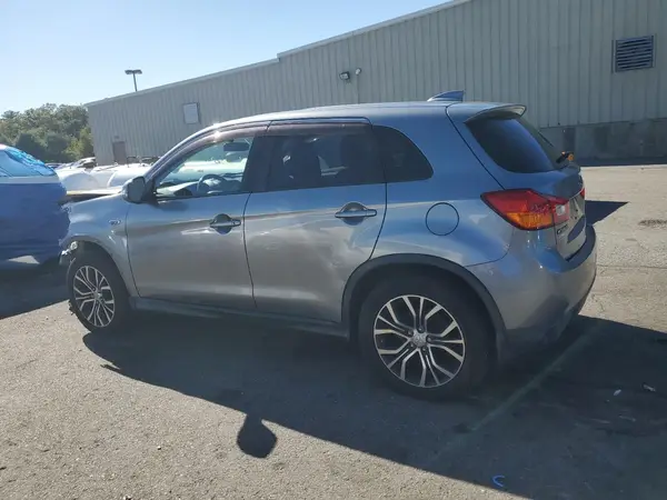 JA4AR3AU5HZ014717 2017 MITSUBISHI OUTLANDER - Image 2