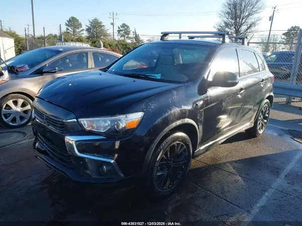 JA4AR3AU5HZ020551 2017 MITSUBISHI OUTLANDER - Image 2