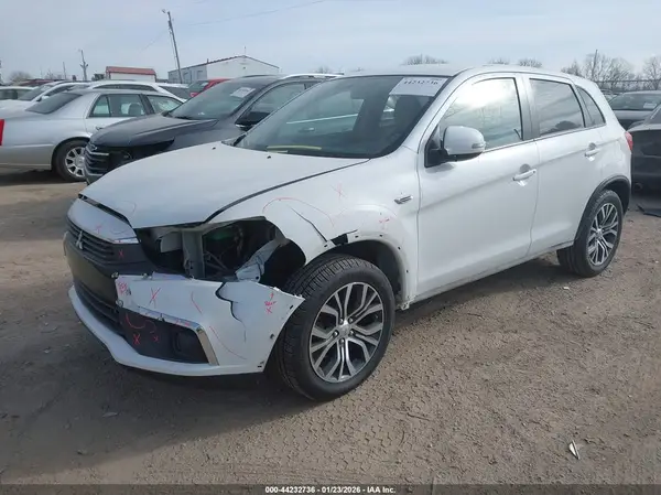JA4AR3AU5HZ042775 2017 MITSUBISHI OUTLANDER - Image 2