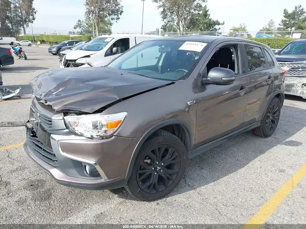 JA4AR3AU5HZ042811 2017 MITSUBISHI OUTLANDER - Image 2