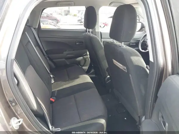 JA4AR3AU5HZ042811 2017 MITSUBISHI OUTLANDER - Image 8