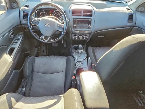 JA4AR3AU5HZ045286 2017 MITSUBISHI OUTLANDER - Image 8
