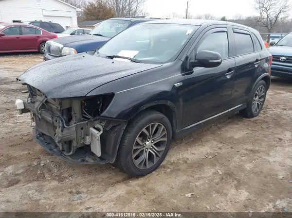 JA4AR3AU5HZ059477 2017 MITSUBISHI OUTLANDER - Image 2