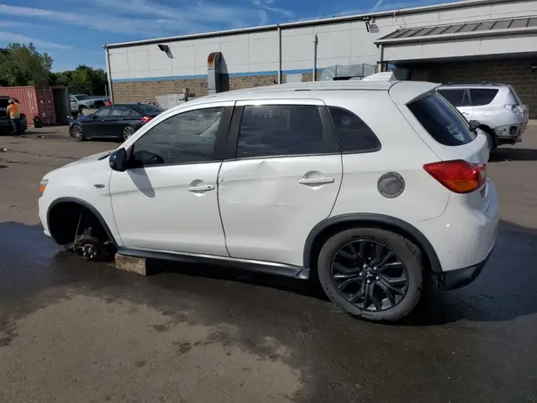 JA4AR3AU5HZ067319 2017 MITSUBISHI OUTLANDER - Image 2