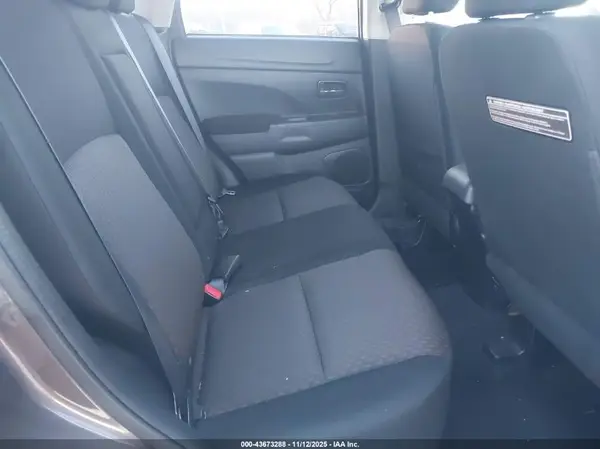 JA4AR3AU5HZ069359 2017 MITSUBISHI OUTLANDER - Image 8