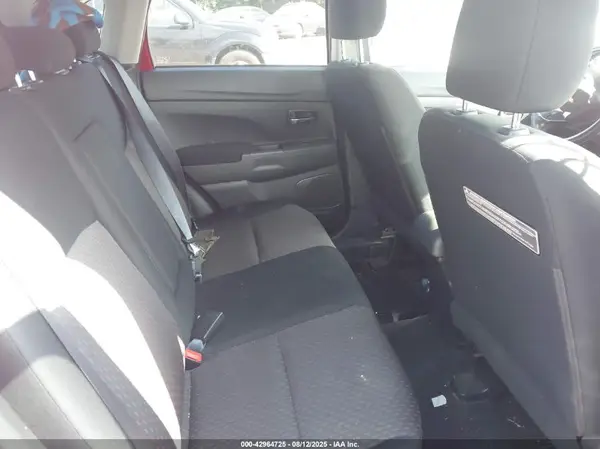 JA4AR3AU5HZ070513 2017 MITSUBISHI OUTLANDER - Image 8