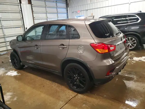 JA4AR3AU5JU003395 2018 MITSUBISHI OUTLANDER - Image 2
