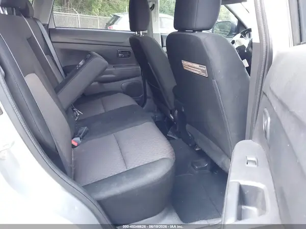JA4AR3AU5JU004871 2018 MITSUBISHI OUTLANDER - Image 8