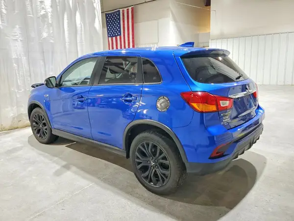 JA4AR3AU5JU006653 2018 MITSUBISHI OUTLANDER - Image 2