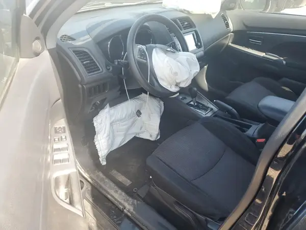 JA4AR3AU5JU012405 2018 MITSUBISHI OUTLANDER - Image 8