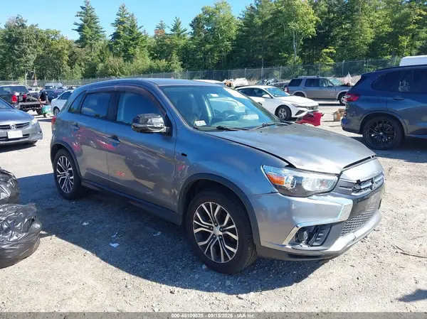 JA4AR3AU5JU012873 2018 MITSUBISHI OUTLANDER - Image 1