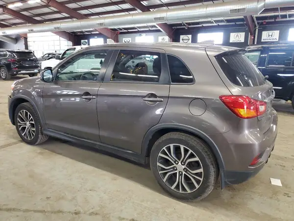JA4AR3AU5JU016177 2018 MITSUBISHI OUTLANDER - Image 2
