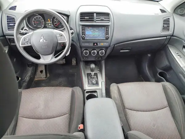 JA4AR3AU5JU018138 2018 MITSUBISHI OUTLANDER - Image 8