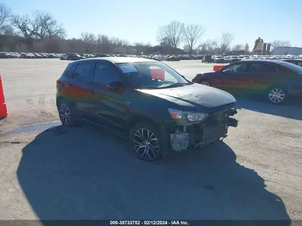 JA4AR3AU5JU020388 2018 MITSUBISHI OUTLANDER - Image 1